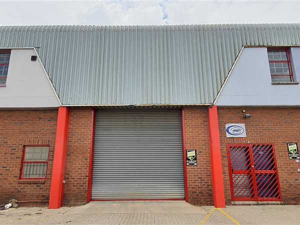 385  m² Industrial space