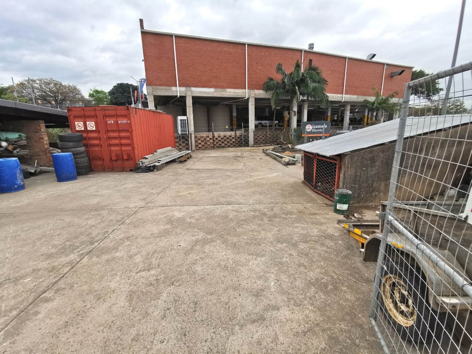 320  m² Commercial space in Pinetown Central photo number 4