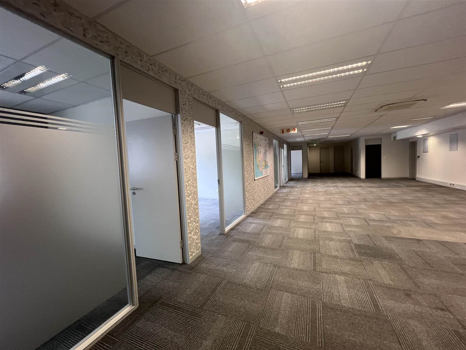 946  m² Commercial space in Cape Town City Centre photo number 6