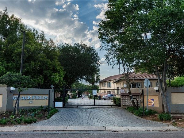2 Bedroom Townhouse 2 Bedroom Townhouse