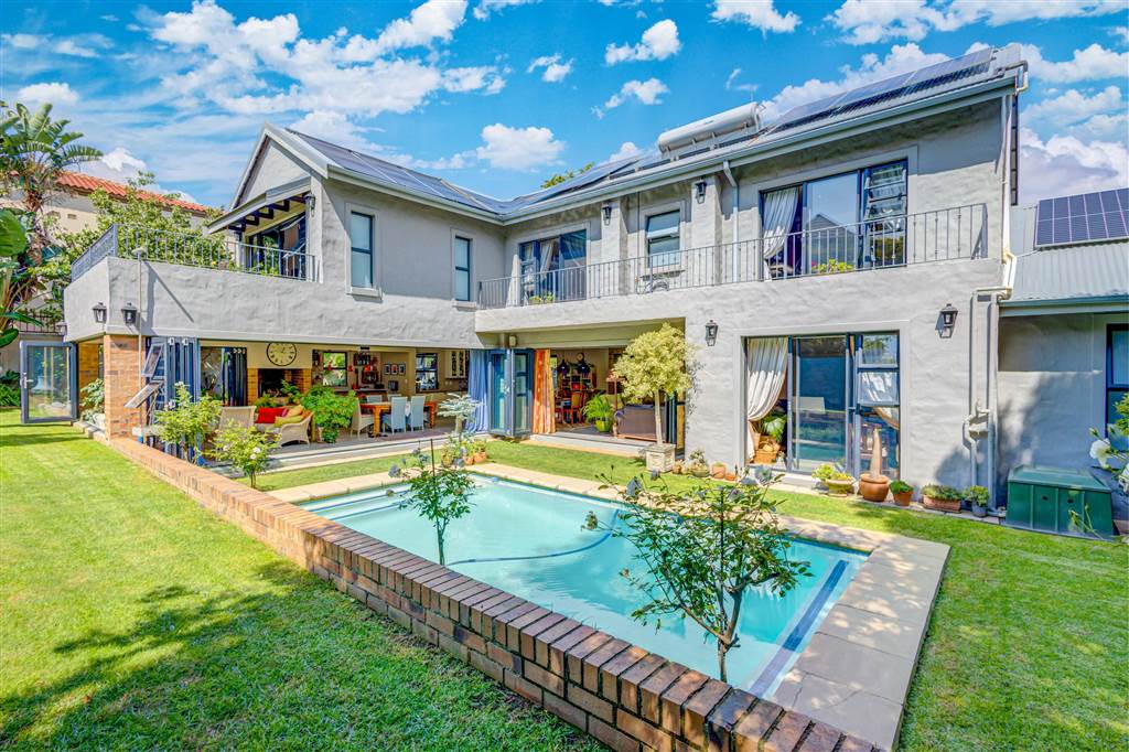 4 Bedroom House 4 Bedroom House