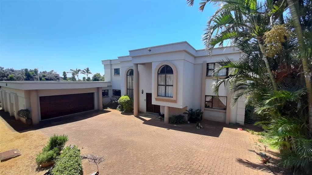 6 Bed House in Scottburgh Central photo number 23
