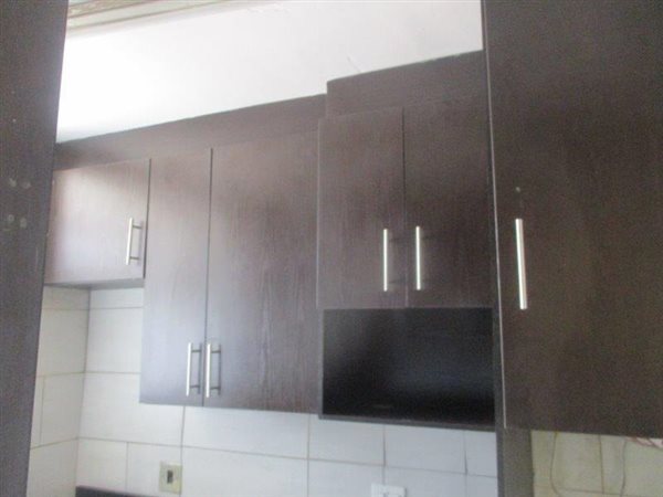 1.5 Bed Apartment in Eloffsdal