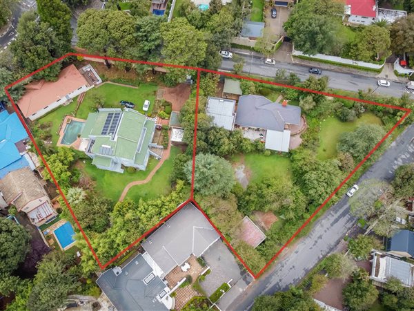 5000 m² Land available in Craighall Park