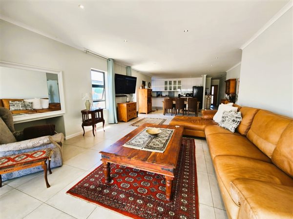 3 Bed House in Fairview Golf Estate