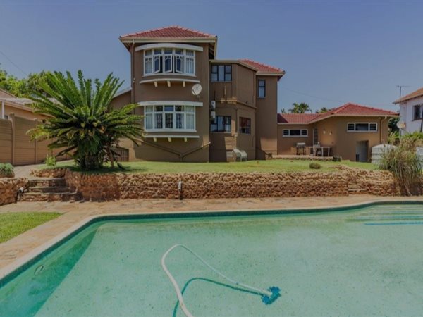 4 Bedroom House 4 Bedroom House