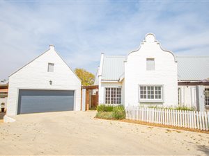 3 Bed House in Midlands Estate