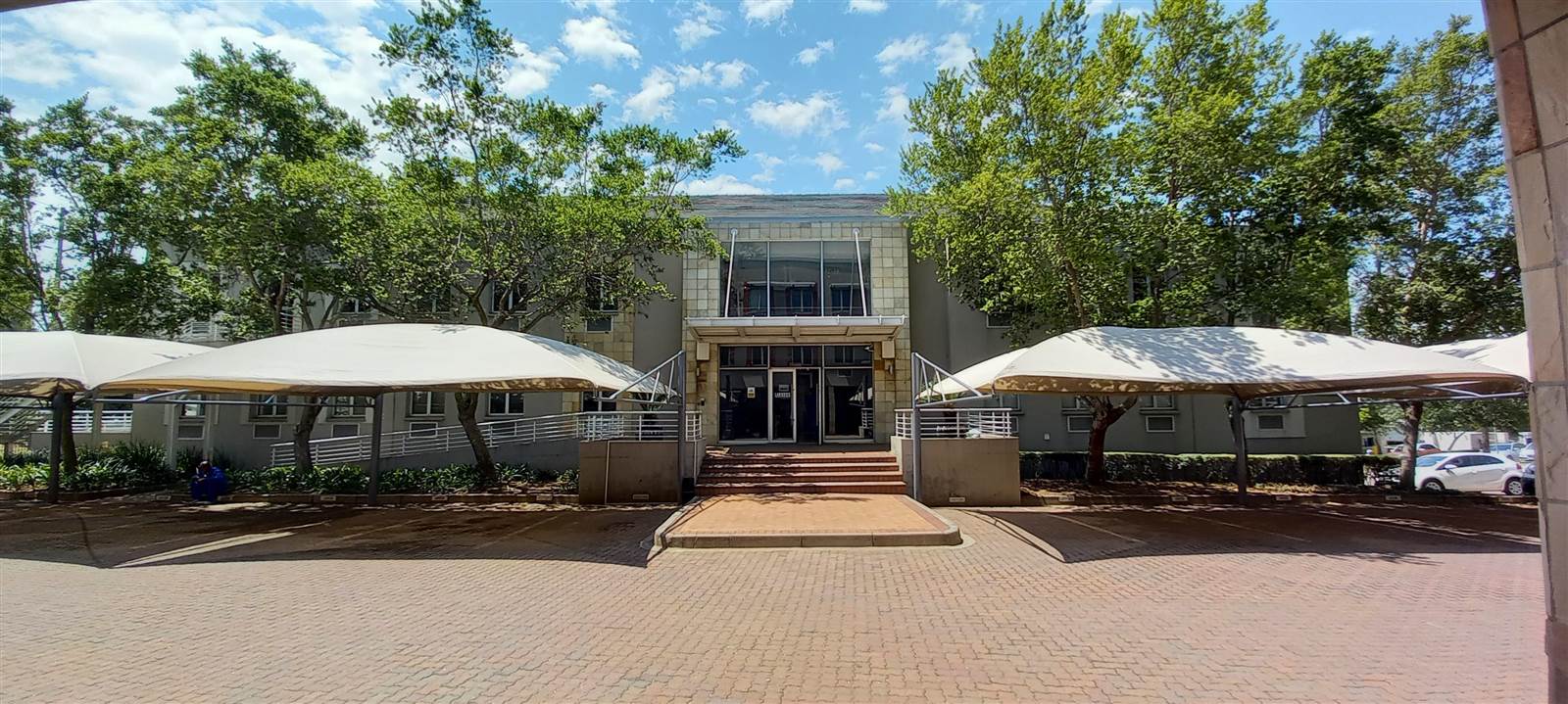 149  m² Commercial space in Greenstone Hill photo number 1