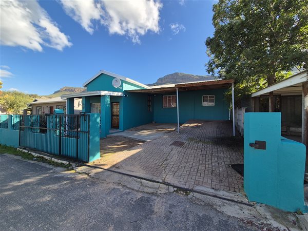 4 Bedroom House 4 Bedroom House