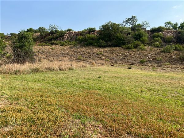 825 m² Land available in Vaaloewer