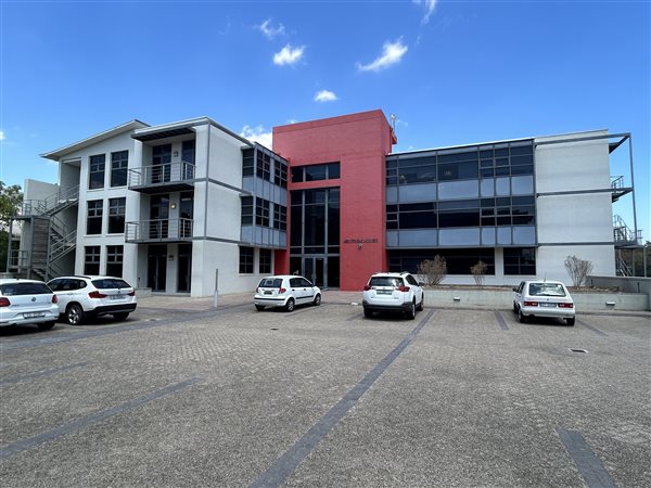 154  m² Commercial space in Techno Park