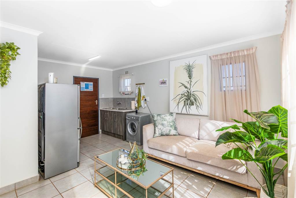 2 Bedroom House 2 Bedroom House