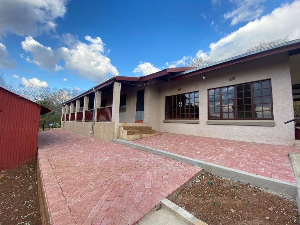 4 Bed House in Waterval Boven photo number 3
