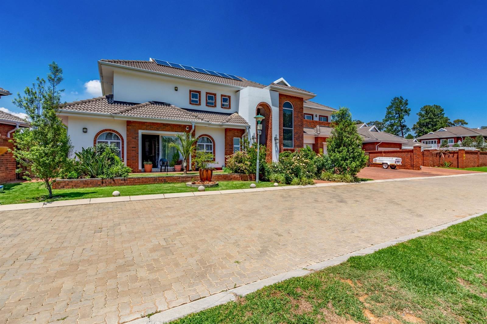 3 Bed House in Benoni Country Club photo number 3