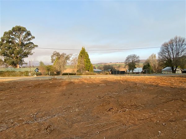 2 038 m² Land