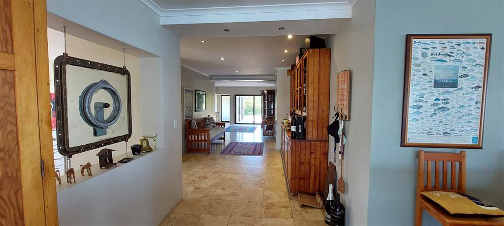 4 Bed House in Myburgh Park photo number 12