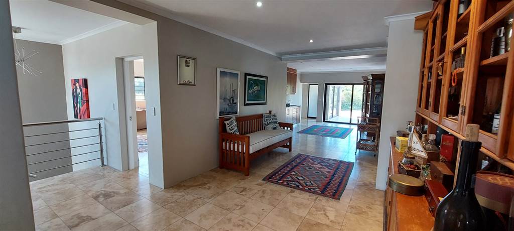 4 Bed House in Myburgh Park photo number 17