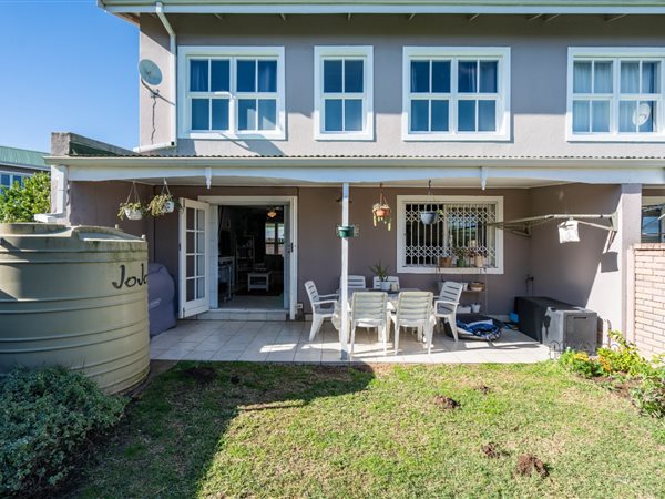 2 Bedroom Townhouse 2 Bedroom Townhouse