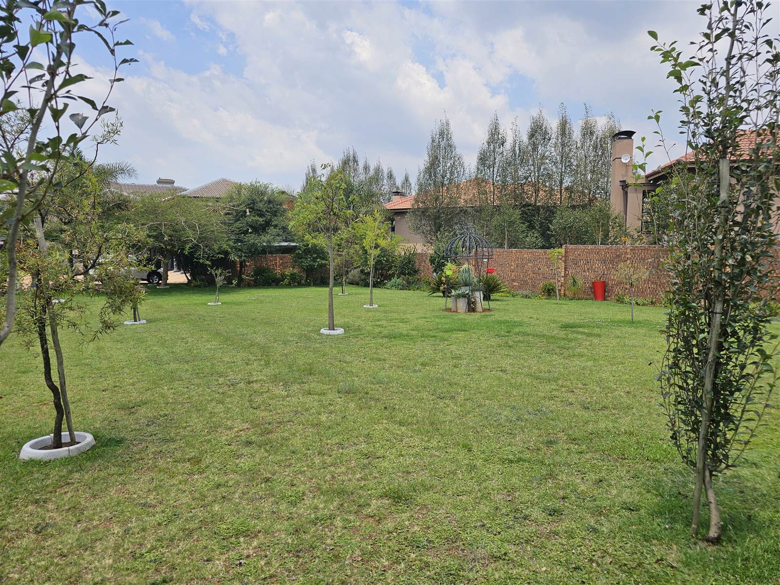 803 m² Land available in Aerorand photo number 6