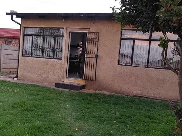 3 Bed House in Naledi
