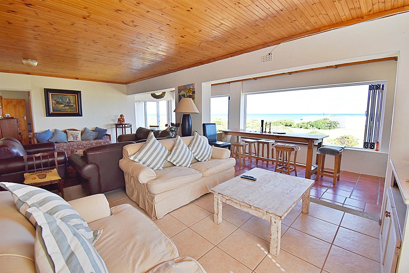 5 Bed House in Struisbaai photo number 5