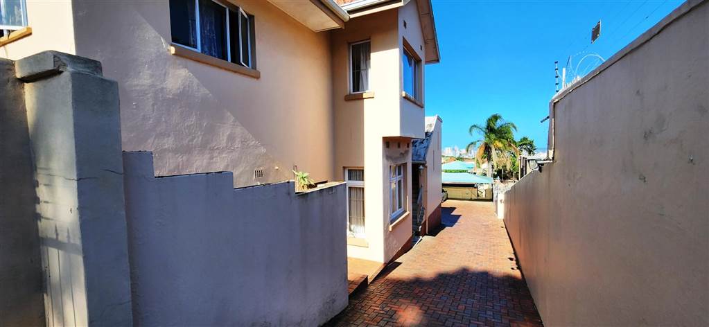 4 Bed Apartment in Musgrave photo number 27