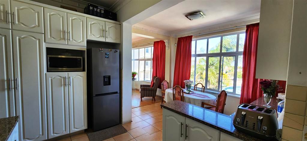 4 Bed Apartment in Musgrave photo number 4