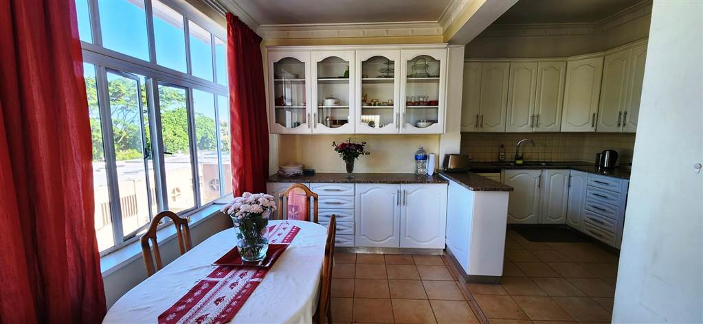 4 Bed Apartment in Musgrave photo number 6