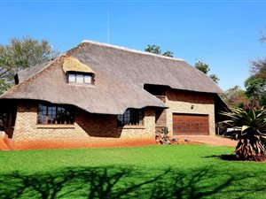 1 ha Farm in Kameeldrift East