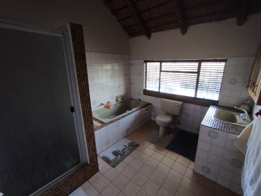 5 Bed House in Randjesfontein photo number 18