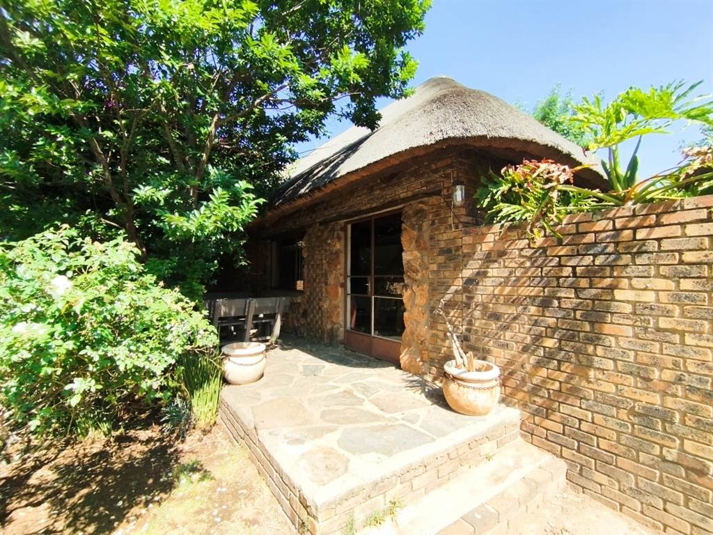 5 Bed House in Randjesfontein photo number 4