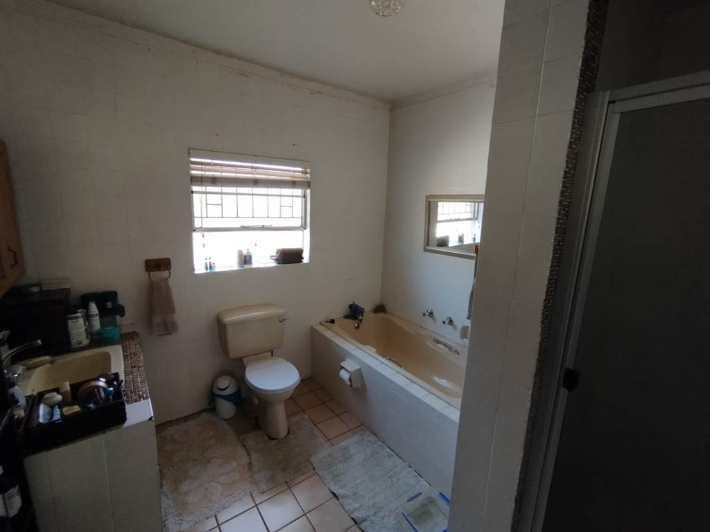 5 Bed House in Randjesfontein photo number 14