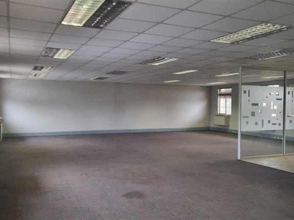 306  m² Commercial space