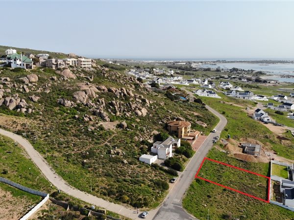 706 m² Land available in Da Gama Bay