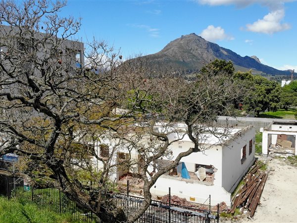 929 m² Land available in Stellenbosch Central