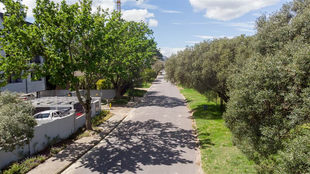 929 m² Land available in Stellenbosch Central photo number 3