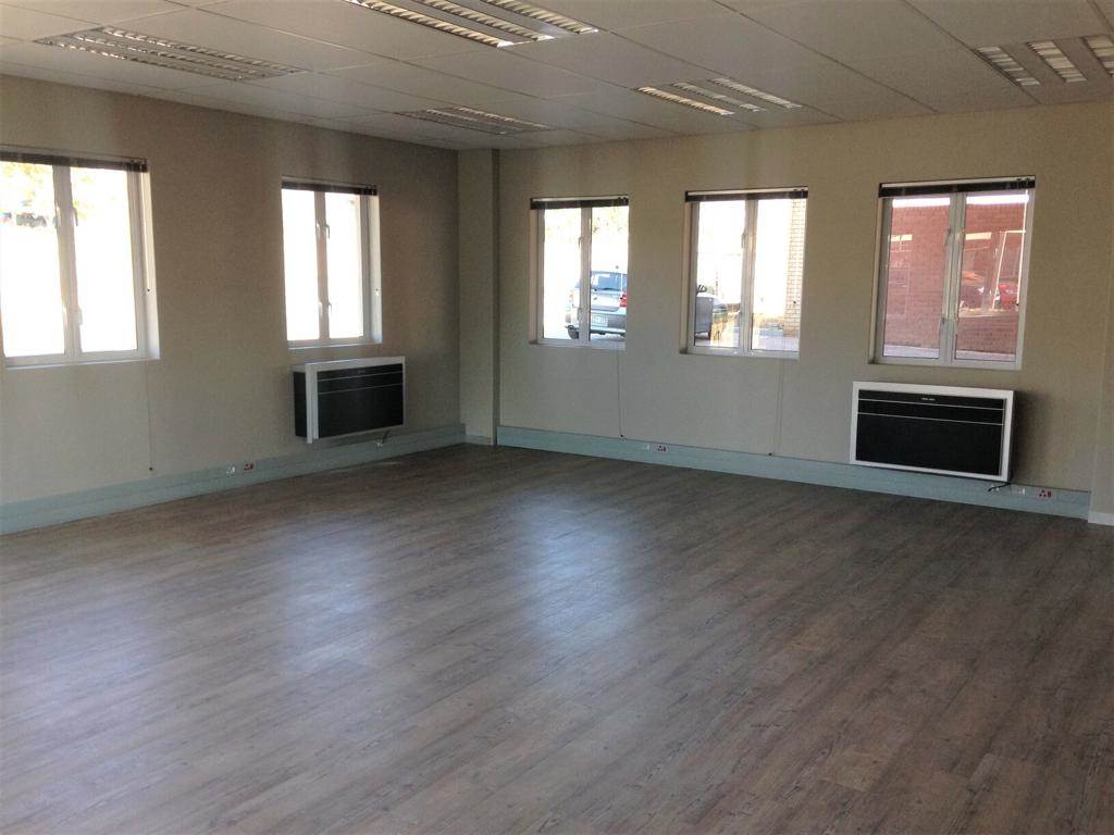365  m² Commercial space in Fourways photo number 18