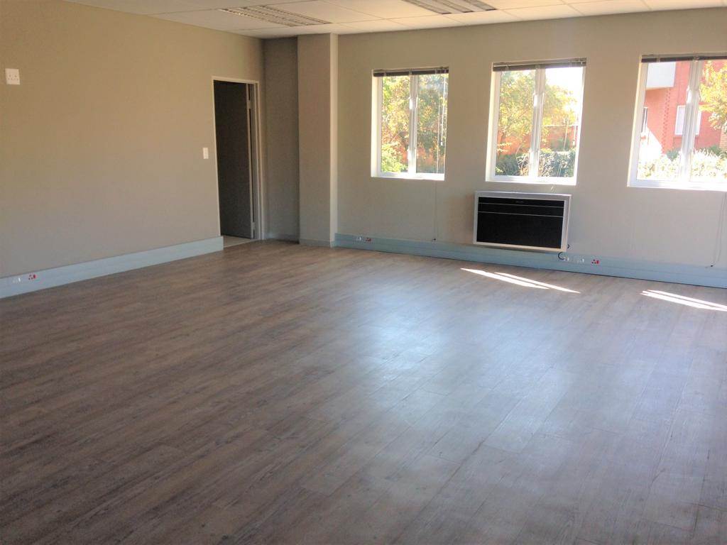 365  m² Commercial space in Fourways photo number 17