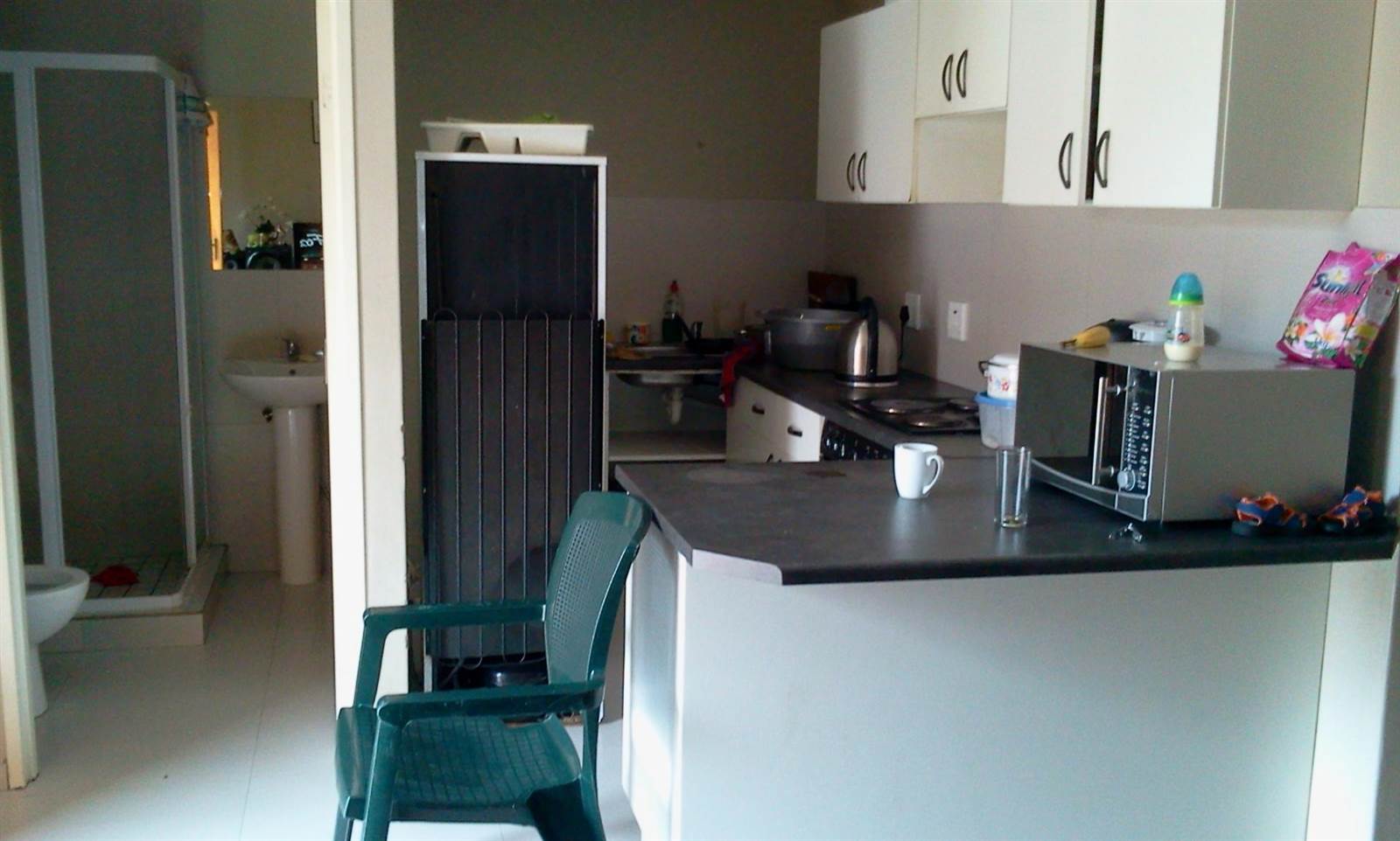 3 Bed Townhouse in Bellville Central photo number 4