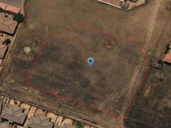 3 950 m² Land