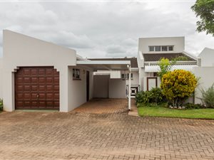3 Bed Simplex in Sunningdale
