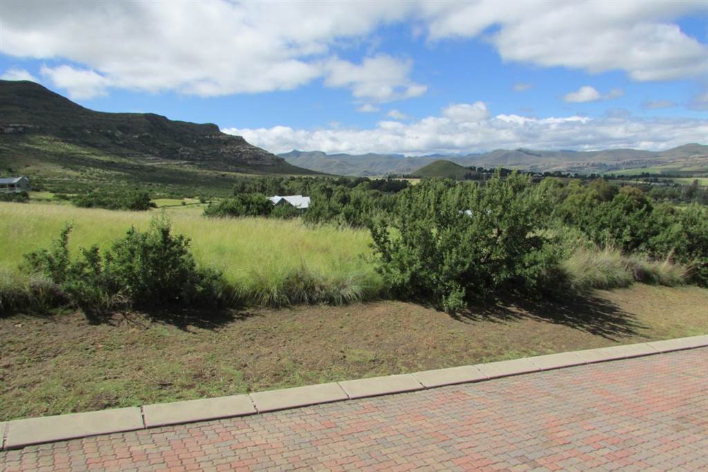 2072 m² Land available in Clarens photo number 1