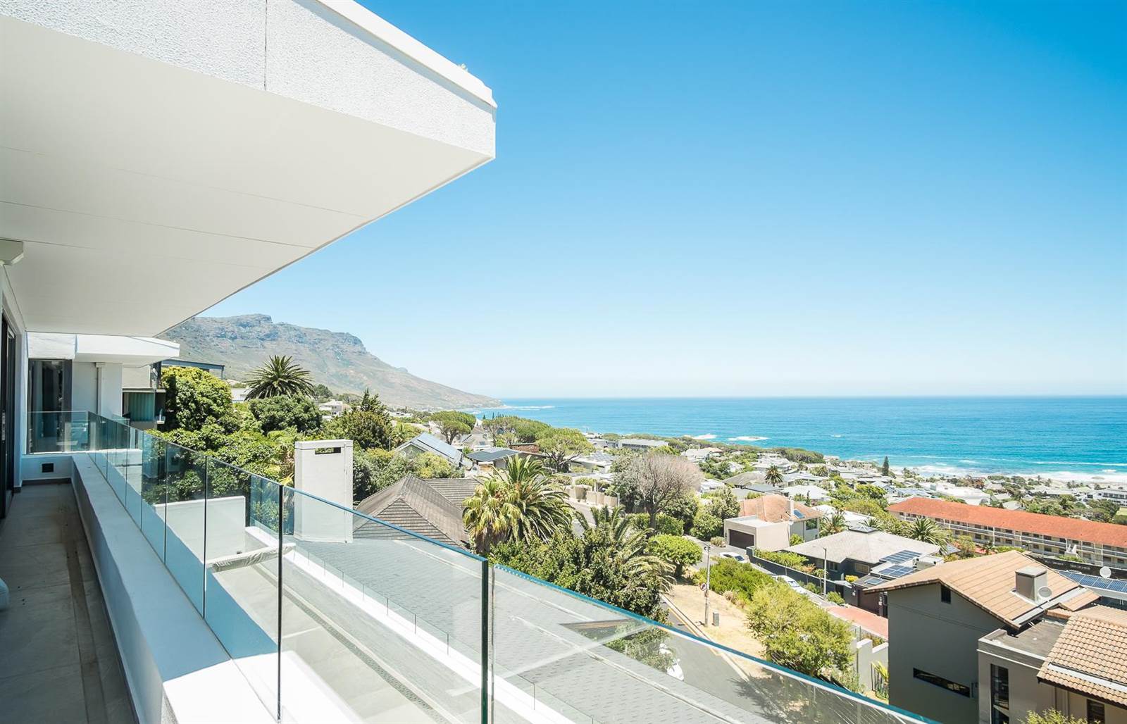 3 Bed House in Camps Bay photo number 22