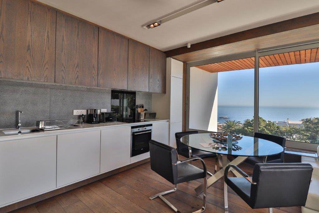 1 Bed Apartment in Camps Bay photo number 4