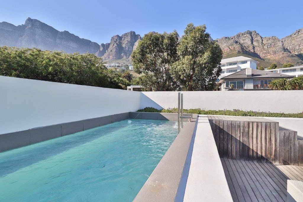 1 Bed Apartment in Camps Bay photo number 7