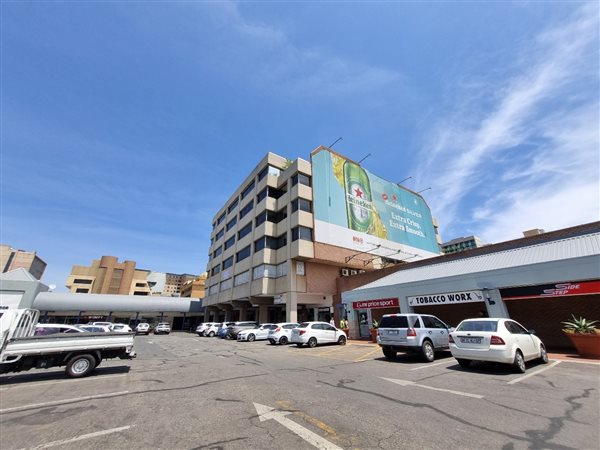 84  m² Commercial space in Hatfield