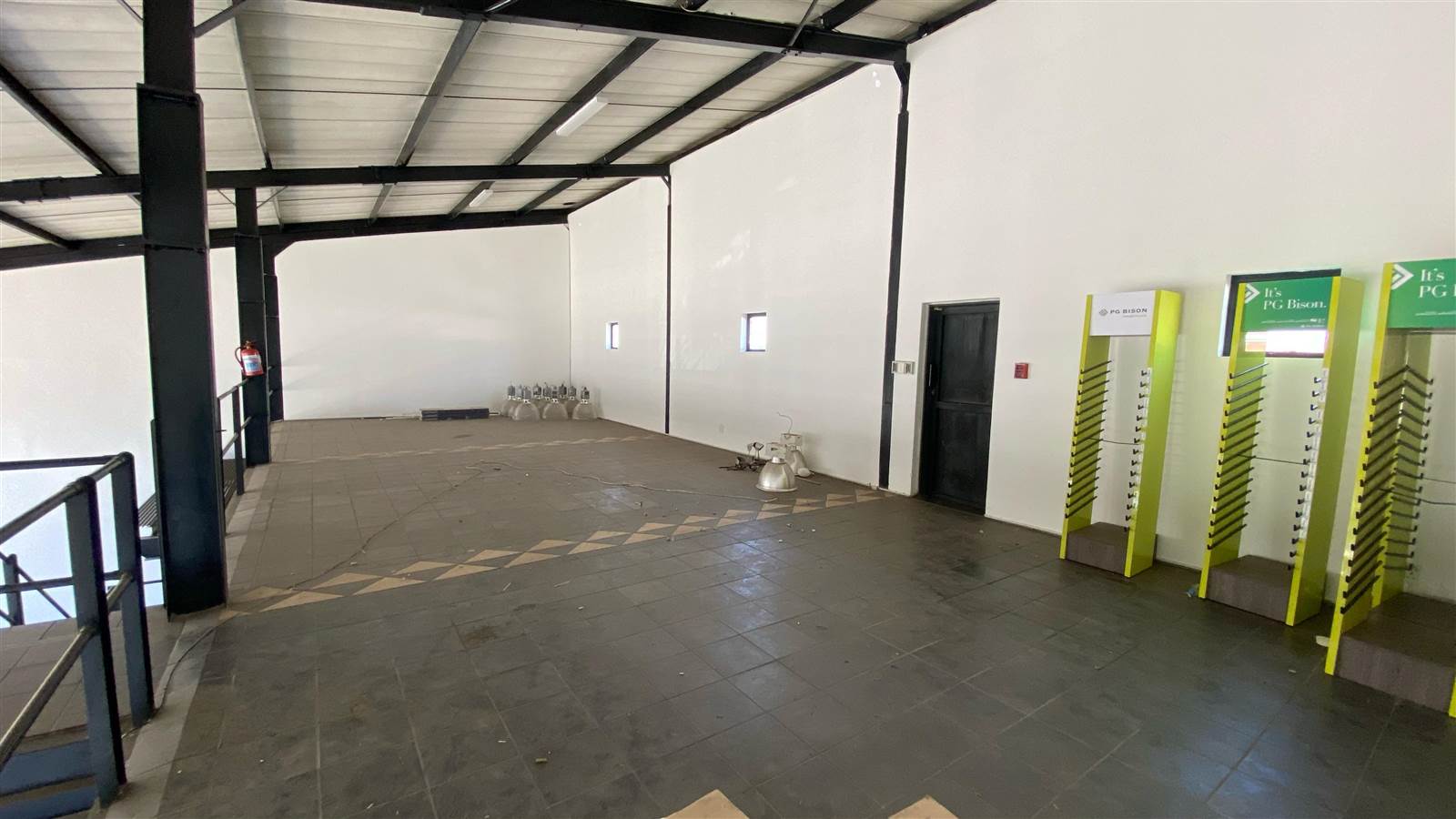 337  m² Industrial space in Louwlardia photo number 3