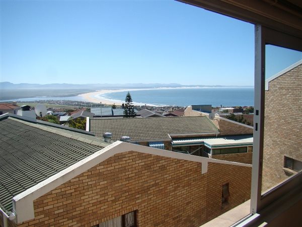 3 Bed Townhouse in Wavecrest