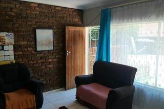 2 Bed Townhouse in Middelburg Central photo number 9