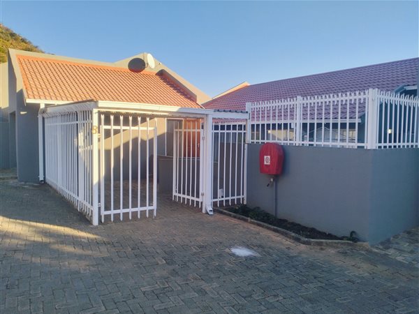 3 Bedroom Townhouse 3 Bedroom Townhouse